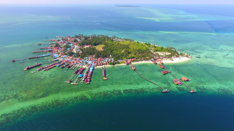 Pulau Derawan (disbudpar.beraukab.go.id)