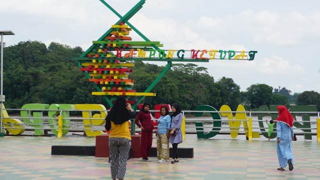Warna-Warni Kampung Ketupat Jadi Magnet Wisata Kota Samarinda
