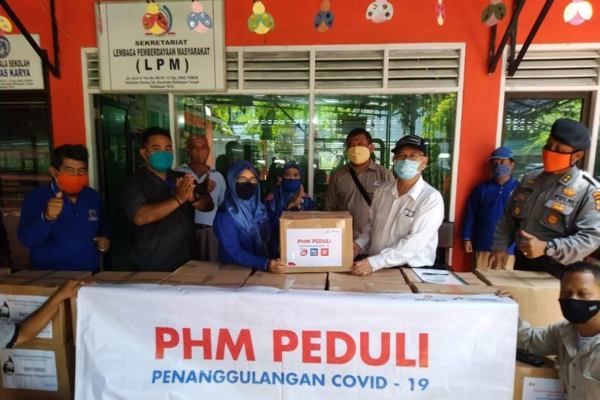 PHM Bagikan Paket Sembako Dan Sediakan Bahan Untuk Pembuatan Masker