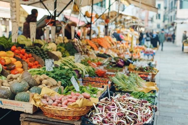 Wabup Berau Tinjau Pasar Tradisional, Pastikan Protokol Kesehatan Diterapkan
