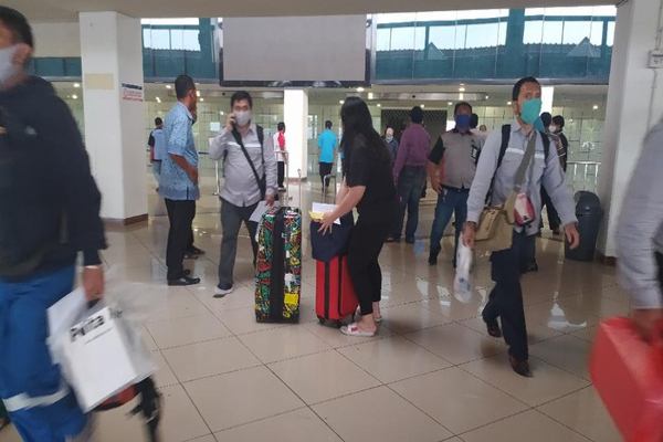 Penerbangan Kembali Dibuka, Warga Perantauan Di Balikpapan Kaltim Pulang Ke Jawa