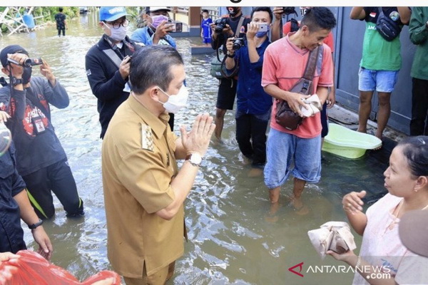 Pemkot Samarinda Gratiskan Biaya Kesehatan Korban Banjir