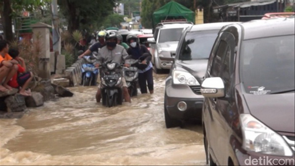 Hujan Semalaman, Samarinda Alami Banjir Terparah di 2020!