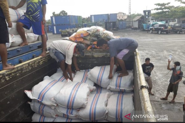 Sebanyak 52,8 Ton Benih Padi dari NTB Tiba di Samarinda