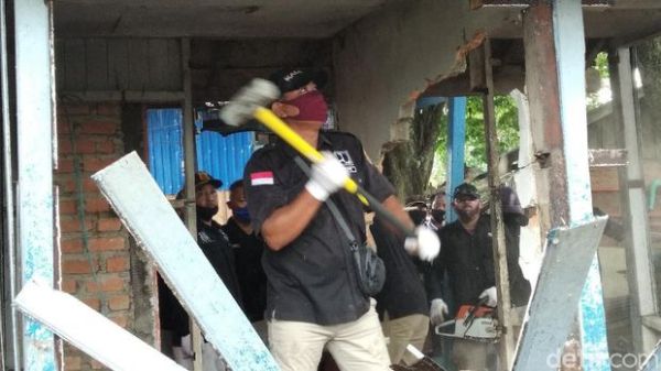 Pemkot Akhirnya Bongkar 210 Bangunan di Bantaran SKM Samarinda